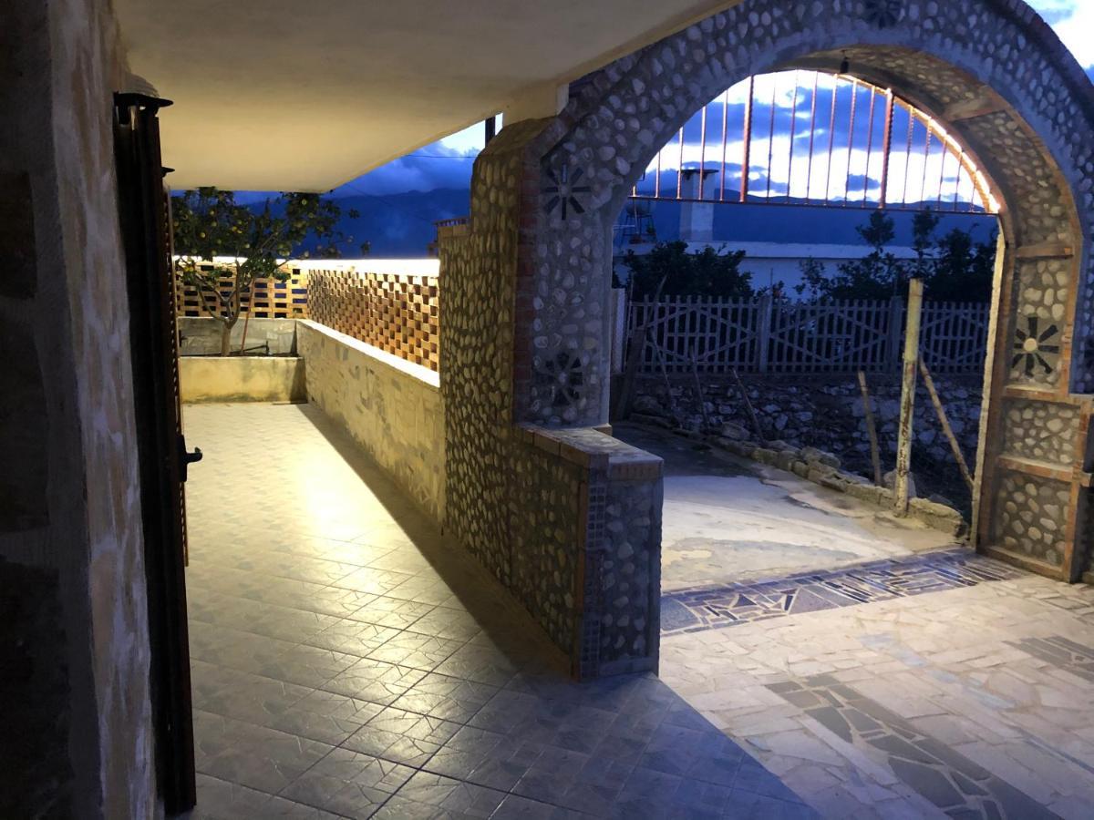 The Sunset Villa Leven Vlorë Eksteriør bilde